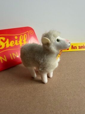 Vintage Steiff Flori Cream Plush Lamb Toy - Soft Small Pet Plush 1518/11